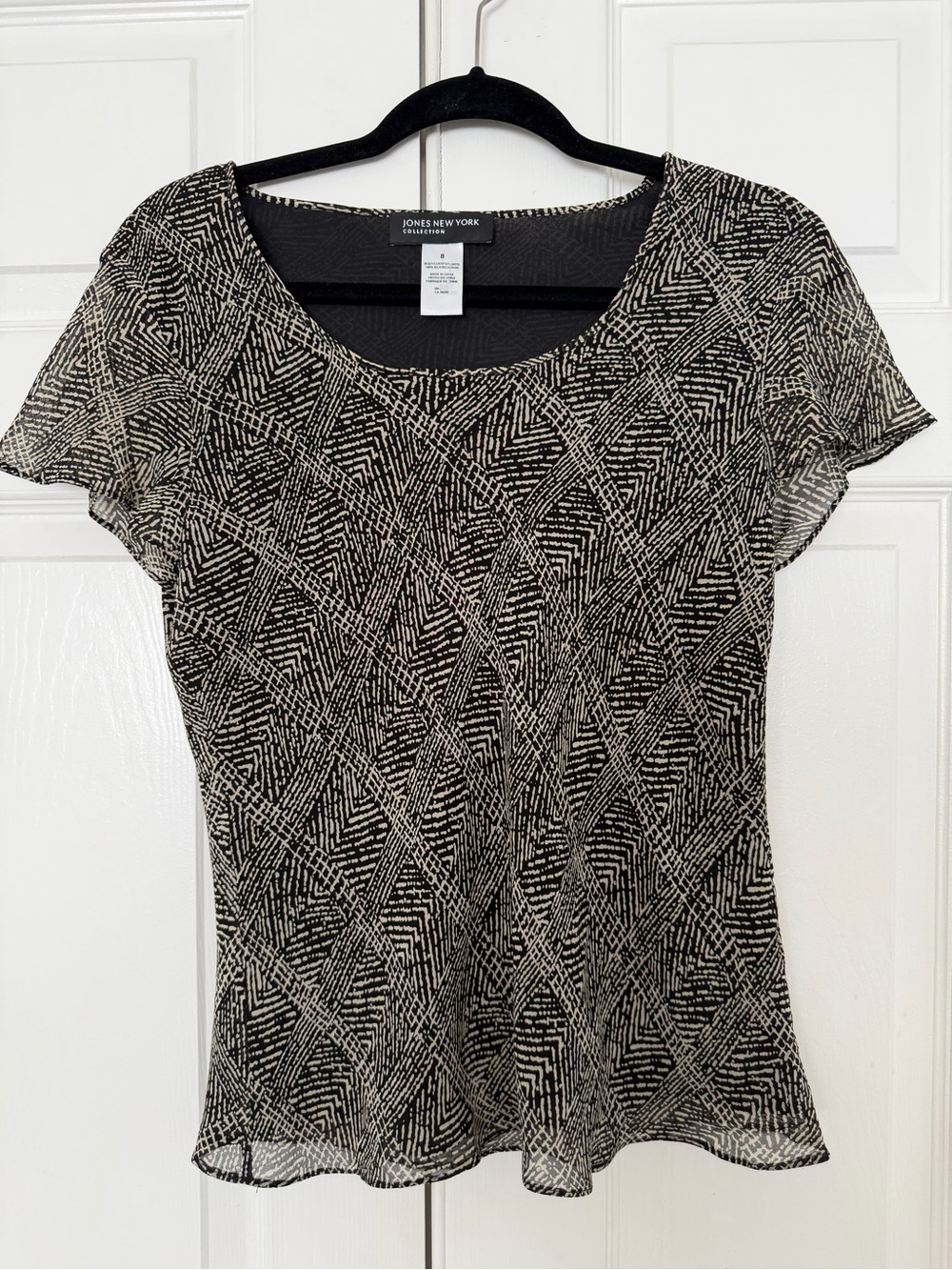 Jones New York 100% Silk Lined Black & White Geometric Short Sleeve Top